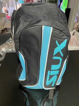 Paletero pádel negro y azul