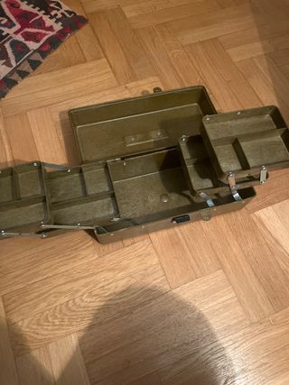 Caja de herramientas plegable