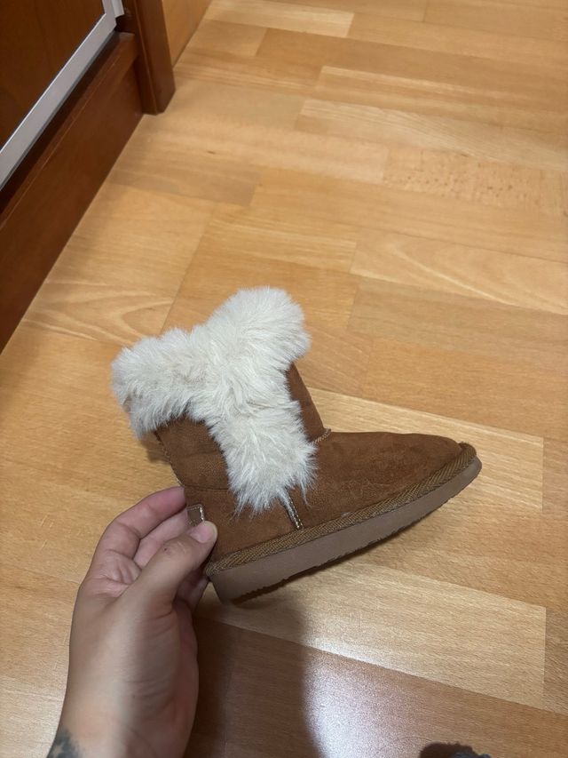 Botas niña marrones con pelo