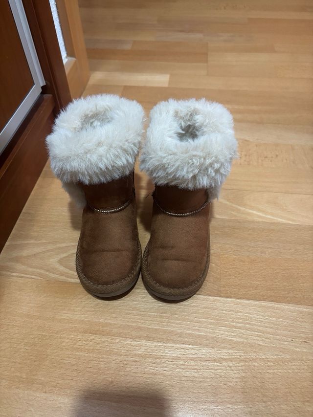 Botas niña marrones con pelo