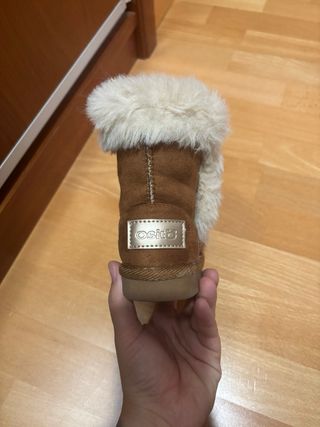 Botas niña marrones con pelo
