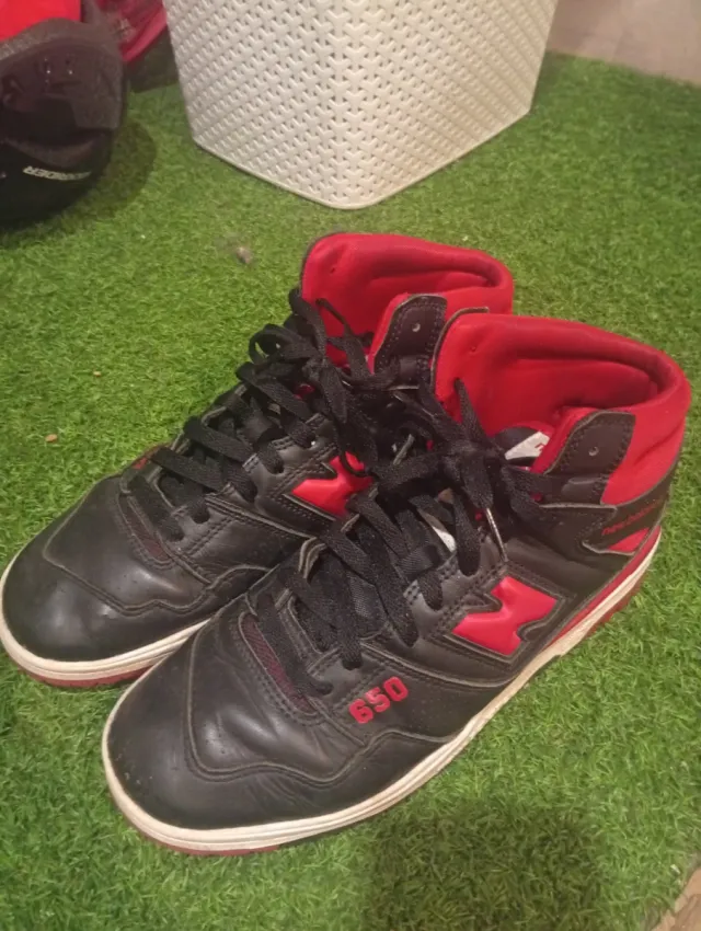 Zapatillas New Balance 650 Negras Rojas