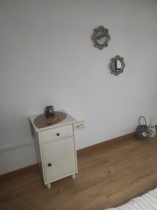 Mesita de noche Ikea