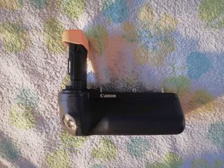 Impugnatura porta batteria Canon BG-R10