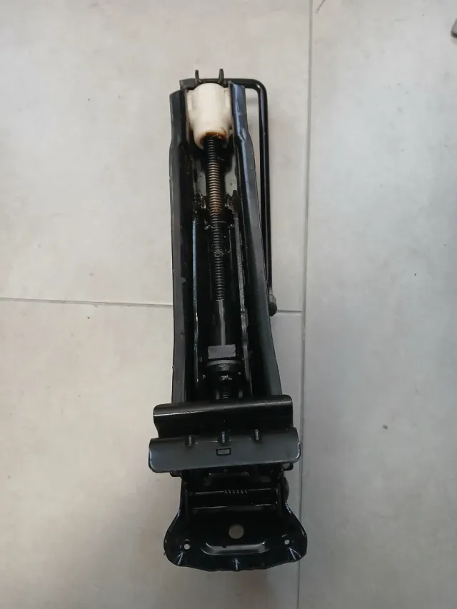 Gato de tijera para coche