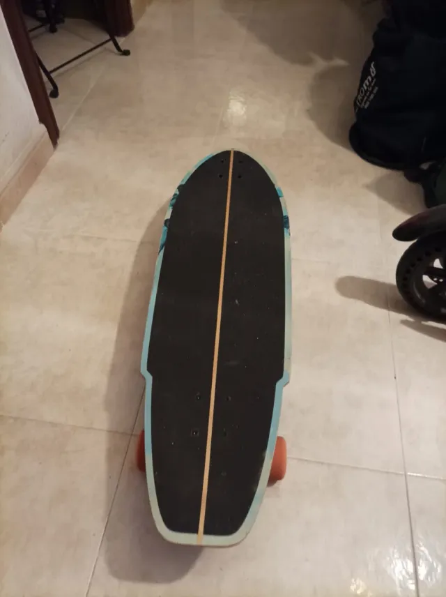 Patín Escama con ruote arancioni