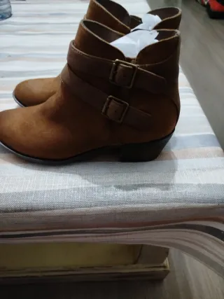Botín marrón nuevo sin estrenar .