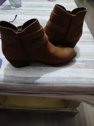 Botín marrón nuevo sin estrenar .