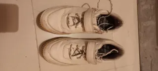 Regalo 2 pares de Zapatillas Blancas Talla 41