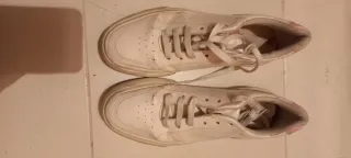 Regalo 2 pares de Zapatillas Blancas Talla 41