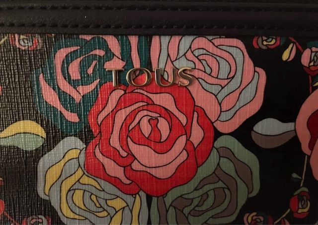 Cartera Tous floral multicolor.