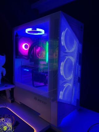 PC Gaming Blanco con RGB