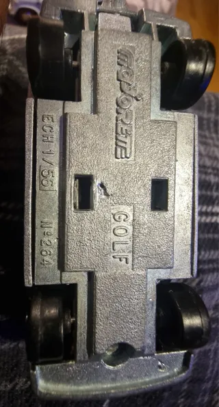 Golf III Majorette 1/64 + 3 coches regalo