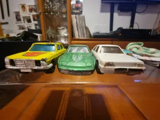 Golf III Majorette 1/64 + 3 coches regalo