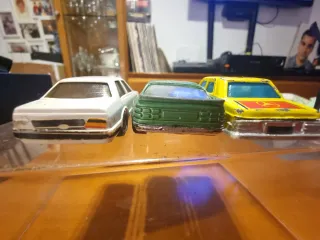 Golf III Majorette 1/64 + 3 coches regalo