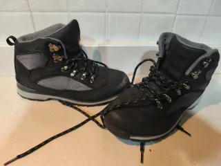 Botas niño negras y grises