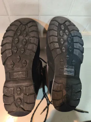 Botas niño negras y grises