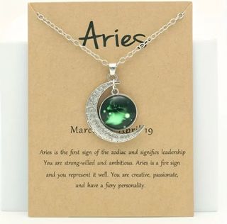 Elegante Collar Zodiacal Aries Luna Brillante