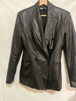 Blazer Zara Negro Piel Sintética