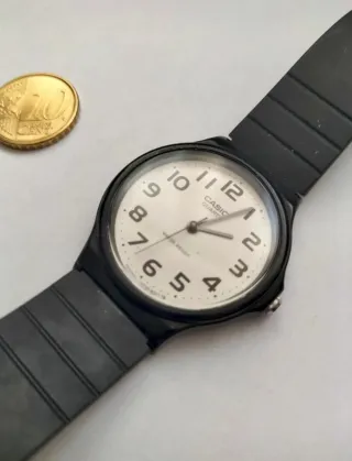 Casio MQ-24 Orologio Nero Quadrante Bianco