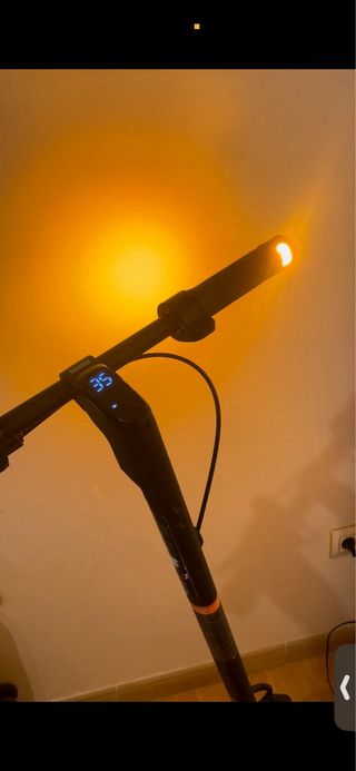 Patinete eléctrico negro