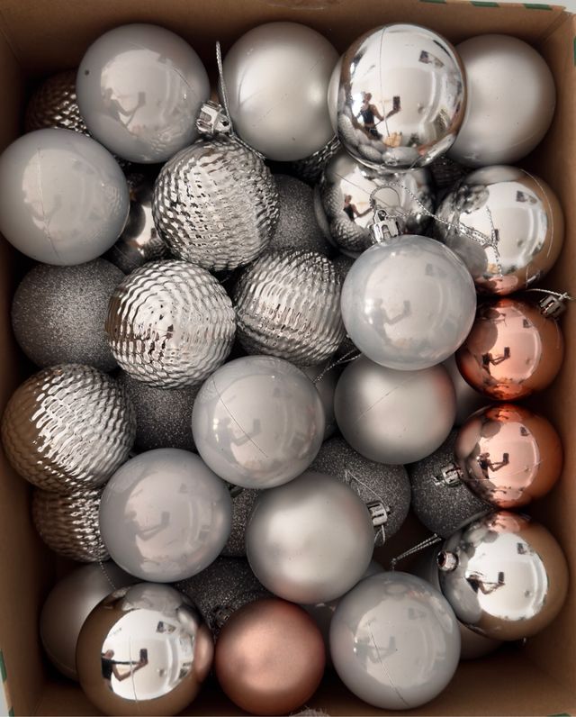 Pack Bolas Navideñas Plateadas y color oro rosa
