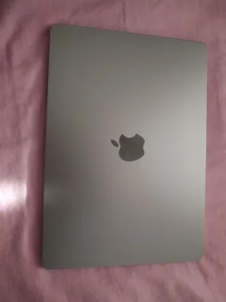 MacBook Air (13 pollici, M3, 2024)