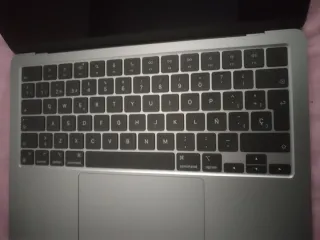 MacBook Air (13 pollici, M3, 2024)