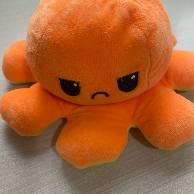 Peluche Pulpo Reversible Naranja