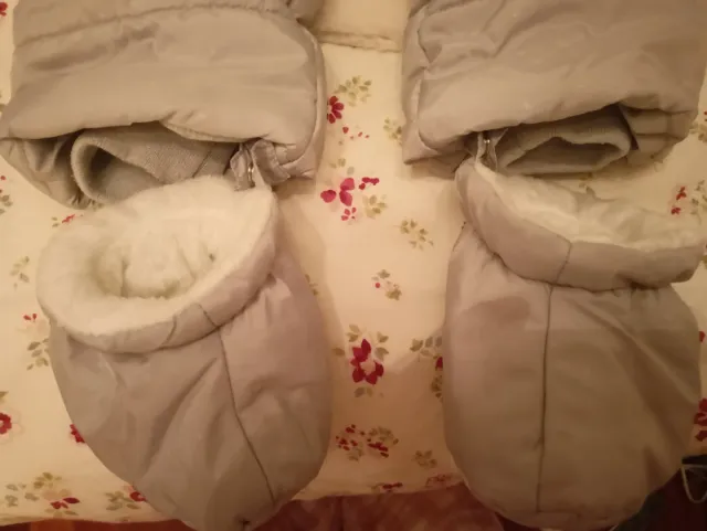 Mono de bebé invierno con gorro y manoplas