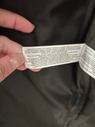 Abrigo sin mangas polipiel negro