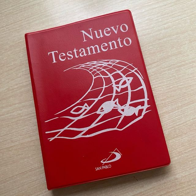 Nuevo Testamento. Tamaño bolsillo plástico