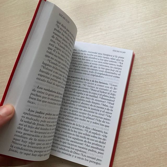 Nuevo Testamento. Tamaño bolsillo plástico