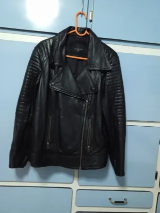 Chaqueta de cuero negra