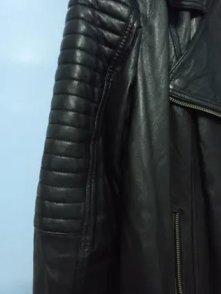 Chaqueta de cuero negra