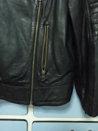 Chaqueta de cuero negra