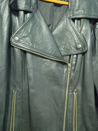 Chaqueta de cuero negra