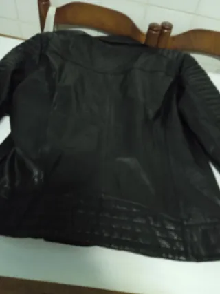 Chaqueta de cuero negra