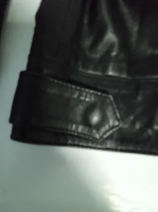 Chaqueta de cuero negra