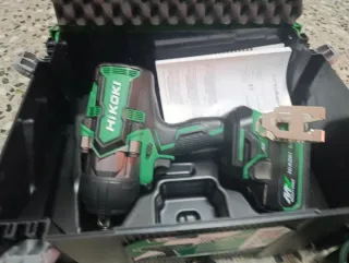 Pistola de impacto y amoladora