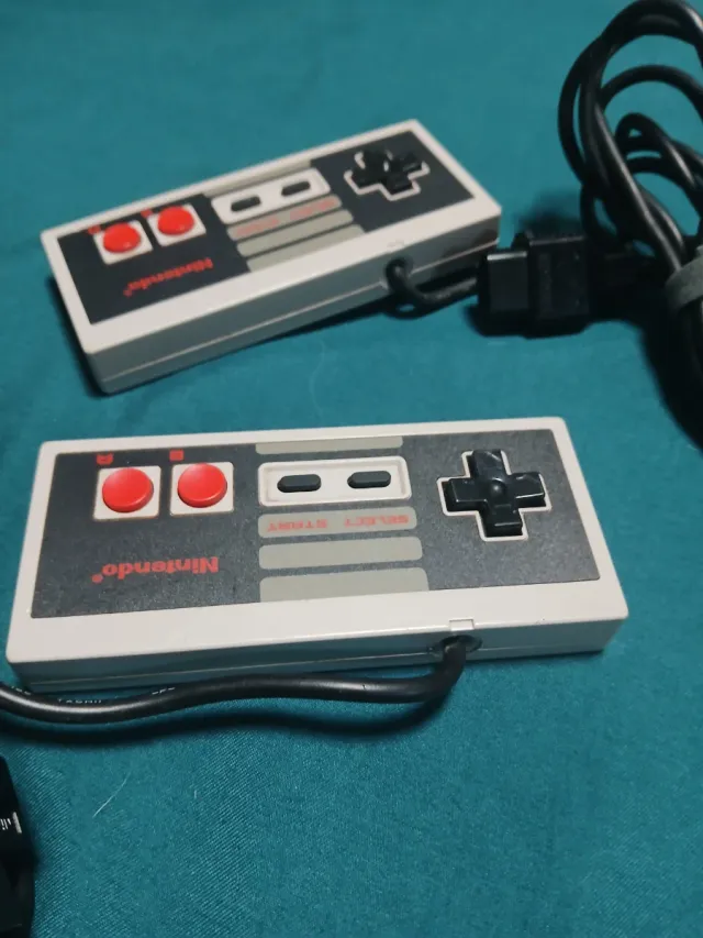 2 Mandos Nintendo NES