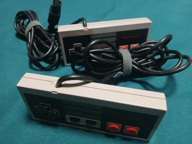 2 Mandos Nintendo NES