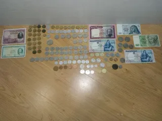Colección de monedas y billetes antiguos