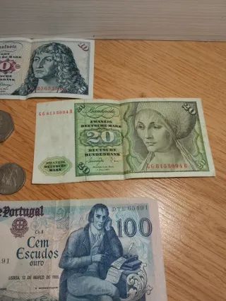 Colección de monedas y billetes antiguos
