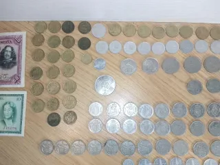 Colección de monedas y billetes antiguos