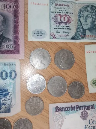 Colección de monedas y billetes antiguos