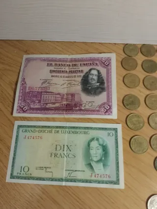 Colección de monedas y billetes antiguos