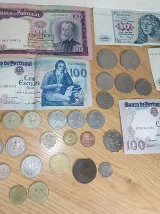 Colección de monedas y billetes antiguos