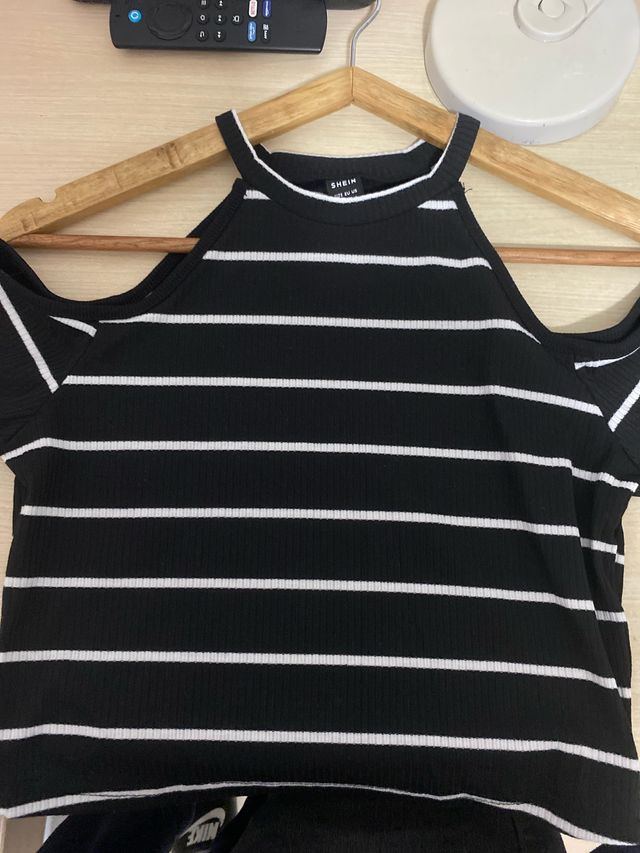 Top SHEIN rayas hombros descubiertos