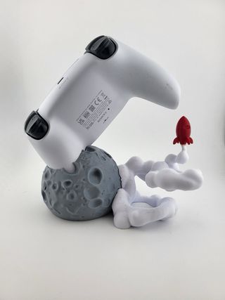 Soporte Mando PS5 Luna y Cohete